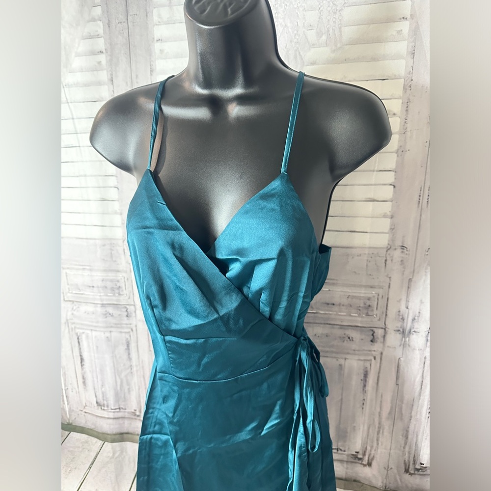 All things nice wrap dress - Picture 3 of 9